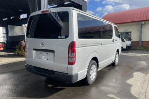 サムネイル: 令和2年　トヨタハイエースバン ロングDX 寒冷地仕様 車検1年付