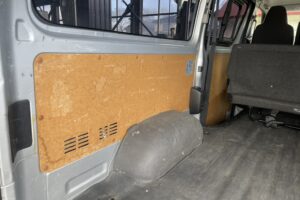 サムネイル: 令和2年　トヨタハイエースバン ロングDX 寒冷地仕様 車検1年付