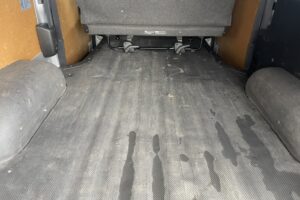 サムネイル: 令和2年　トヨタハイエースバン ロングDX 寒冷地仕様 車検1年付