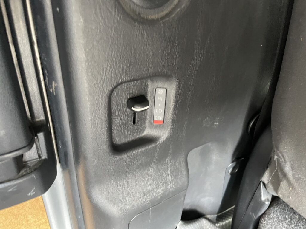 令和2年　トヨタハイエースバン ロングDX 寒冷地仕様 車検1年付