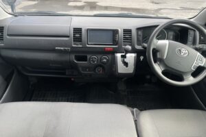 サムネイル: 令和2年　トヨタハイエースバン ロングDX 寒冷地仕様 車検1年付