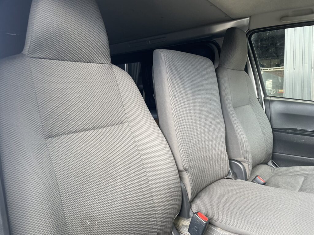 令和2年　トヨタハイエースバン ロングDX 寒冷地仕様 車検1年付