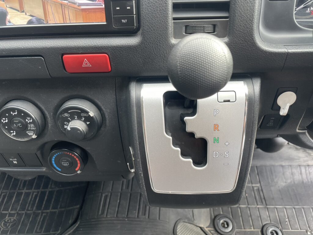 令和2年　トヨタハイエースバン ロングDX 寒冷地仕様 車検1年付