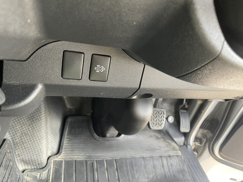 令和2年　トヨタハイエースバン ロングDX 寒冷地仕様 車検1年付