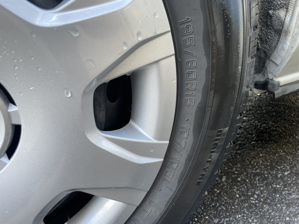 令和2年　トヨタハイエースバン ロングDX 寒冷地仕様 車検1年付