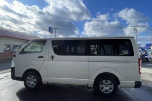 サムネイル: 令和1年　トヨタハイエースバン ロングDX 寒冷地仕様 車検1年付