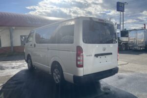 サムネイル: 令和1年　トヨタハイエースバン ロングDX 寒冷地仕様 車検1年付