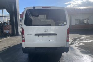 サムネイル: 令和1年　トヨタハイエースバン ロングDX 寒冷地仕様 車検1年付