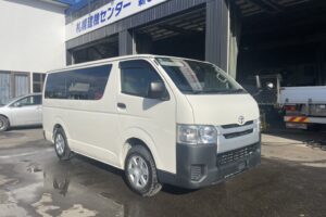 サムネイル: 令和1年　トヨタハイエースバン ロングDX 寒冷地仕様 車検1年付