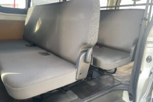 サムネイル: 令和1年　トヨタハイエースバン ロングDX 寒冷地仕様 車検1年付