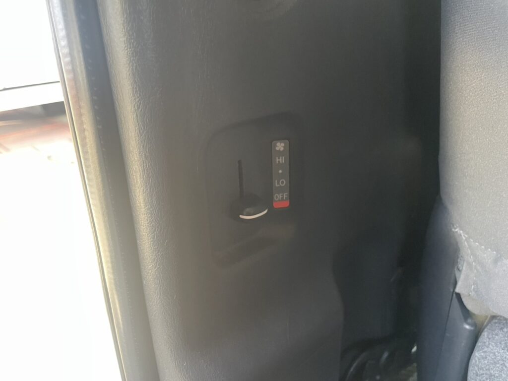 令和1年　トヨタハイエースバン ロングDX 寒冷地仕様 車検1年付