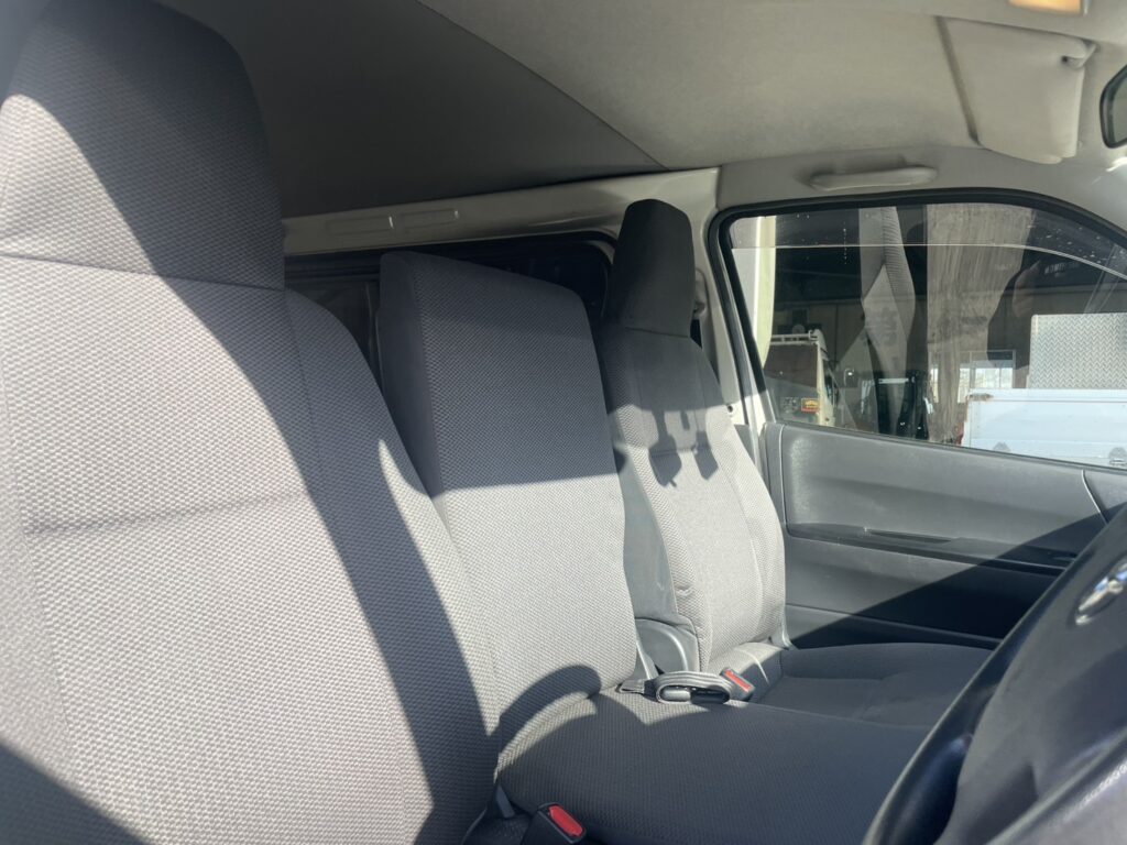 令和1年　トヨタハイエースバン ロングDX 寒冷地仕様 車検1年付