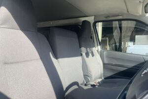 サムネイル: 令和1年　トヨタハイエースバン ロングDX 寒冷地仕様 車検1年付