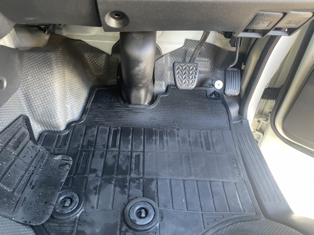 令和1年　トヨタハイエースバン ロングDX 寒冷地仕様 車検1年付