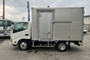 サムネイル: 平成30年式デュトロアルミバン　４WD！　積載1850kg　