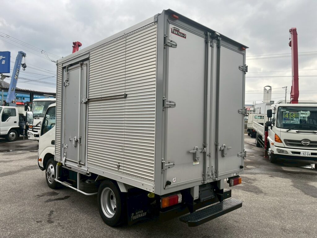 平成30年式デュトロアルミバン　４WD！　積載1850kg　
