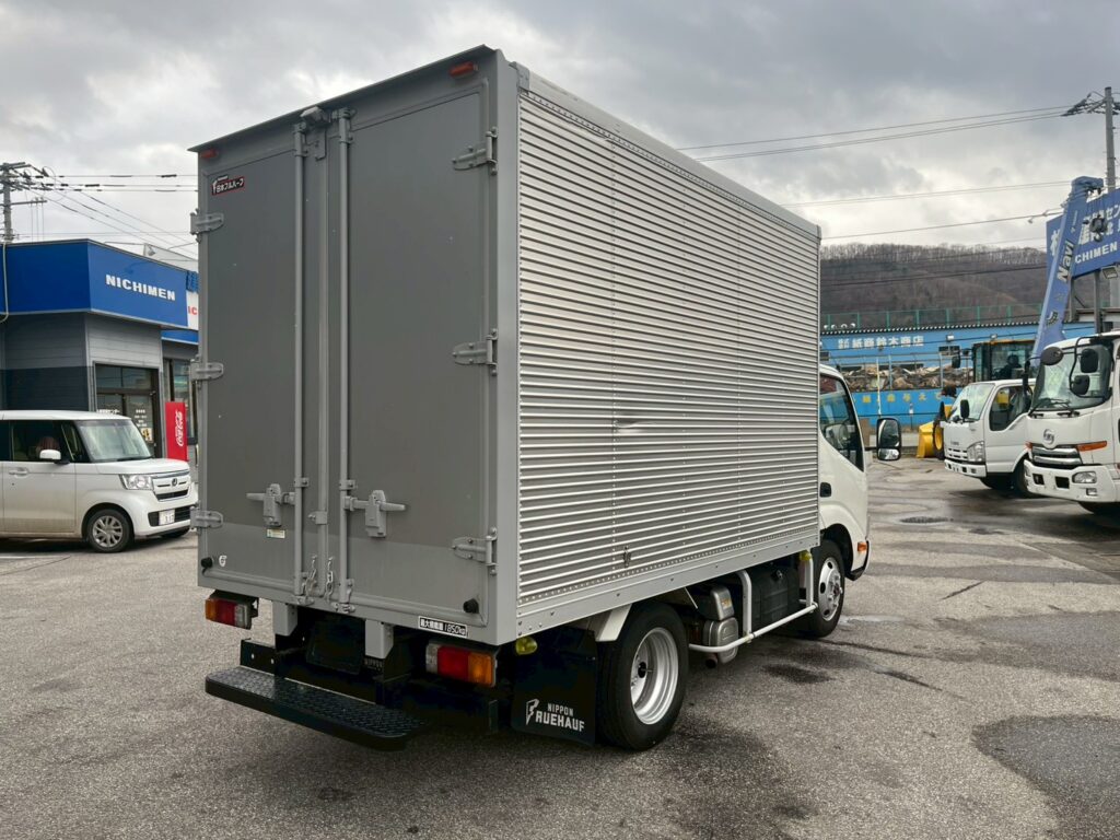 平成30年式デュトロアルミバン　４WD！　積載1850kg　