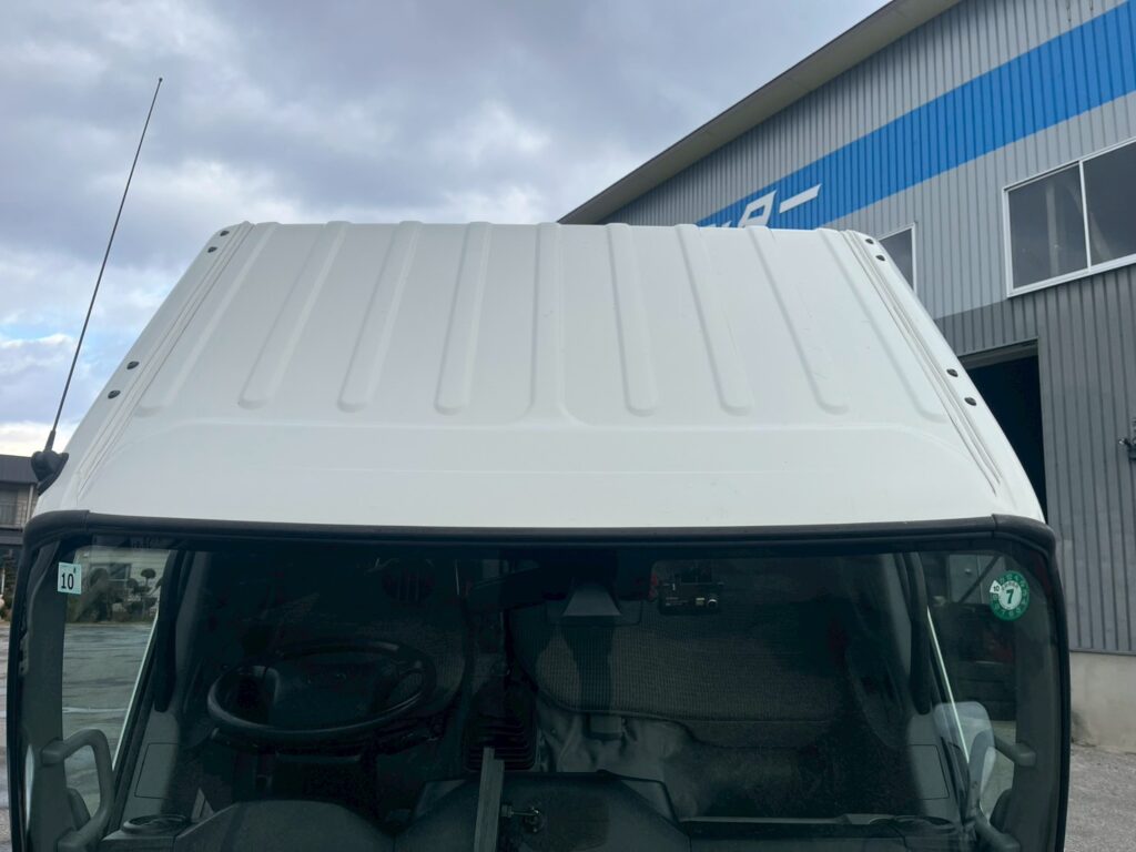 平成30年式デュトロアルミバン　４WD！　積載1850kg　