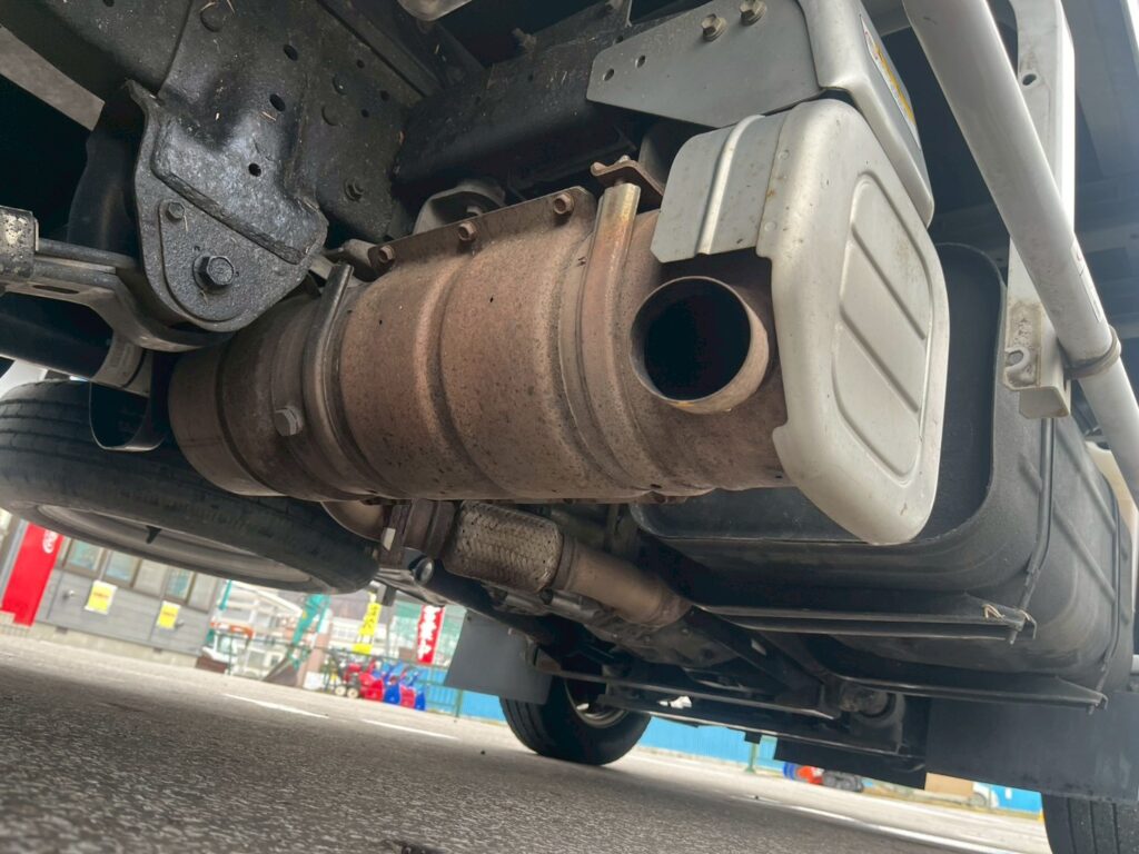 平成30年式デュトロアルミバン　４WD！　積載1850kg　