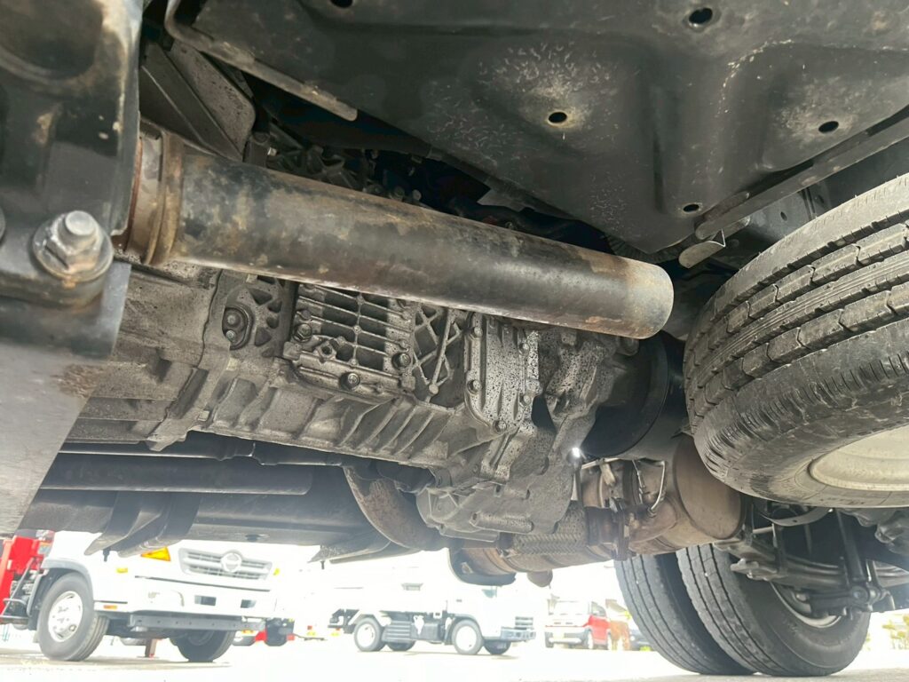 平成30年式デュトロアルミバン　４WD！　積載1850kg　