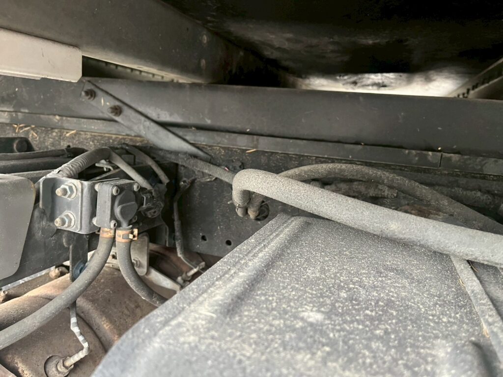 平成30年式デュトロアルミバン　４WD！　積載1850kg　