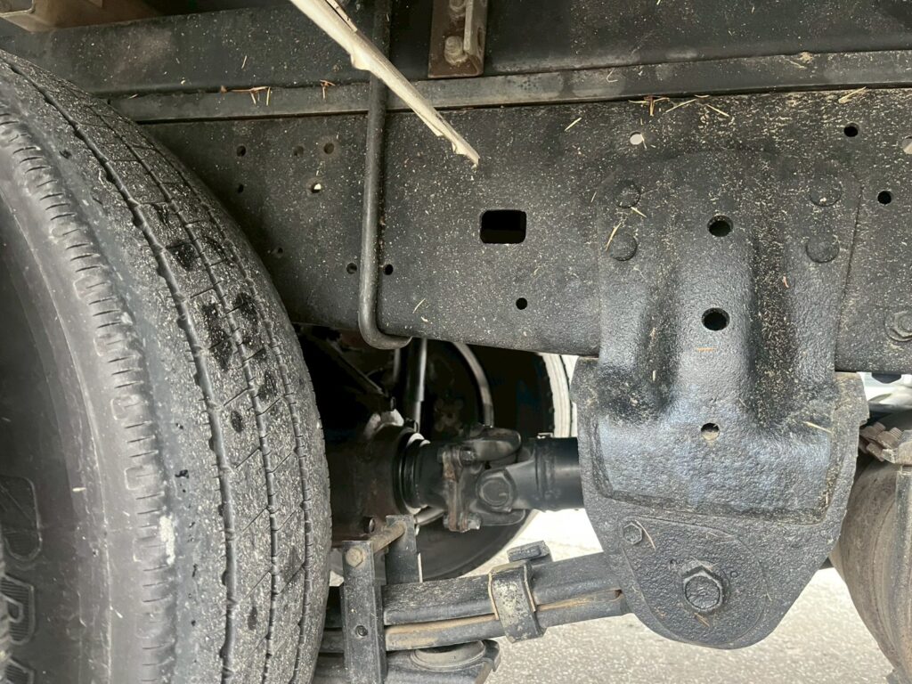 平成30年式デュトロアルミバン　４WD！　積載1850kg　