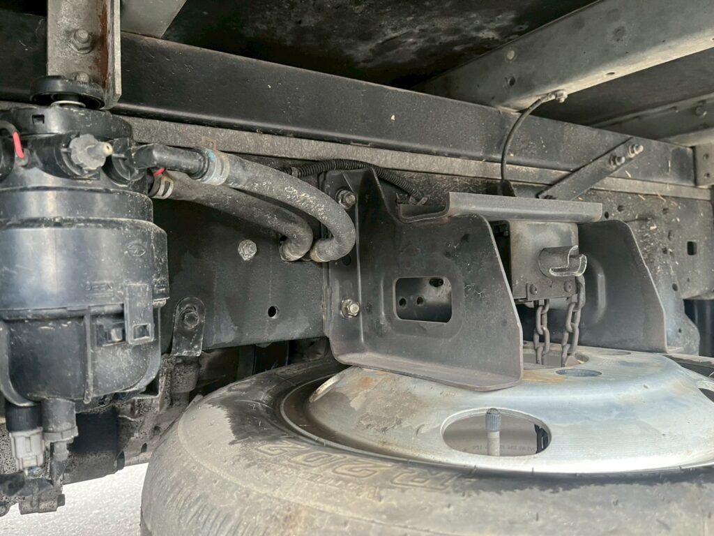 平成30年式デュトロアルミバン　４WD！　積載1850kg　