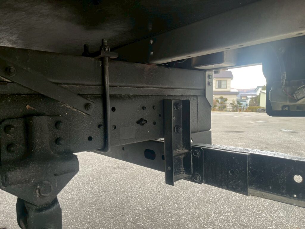 平成30年式デュトロアルミバン　４WD！　積載1850kg　