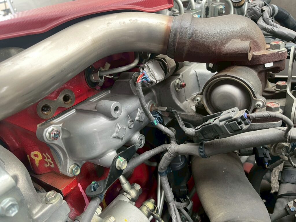 平成30年式デュトロアルミバン　４WD！　積載1850kg　