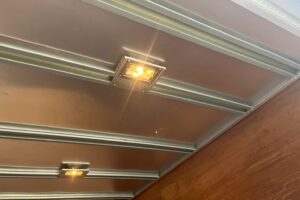 サムネイル: 平成30年式デュトロアルミバン　４WD！　積載1850kg　