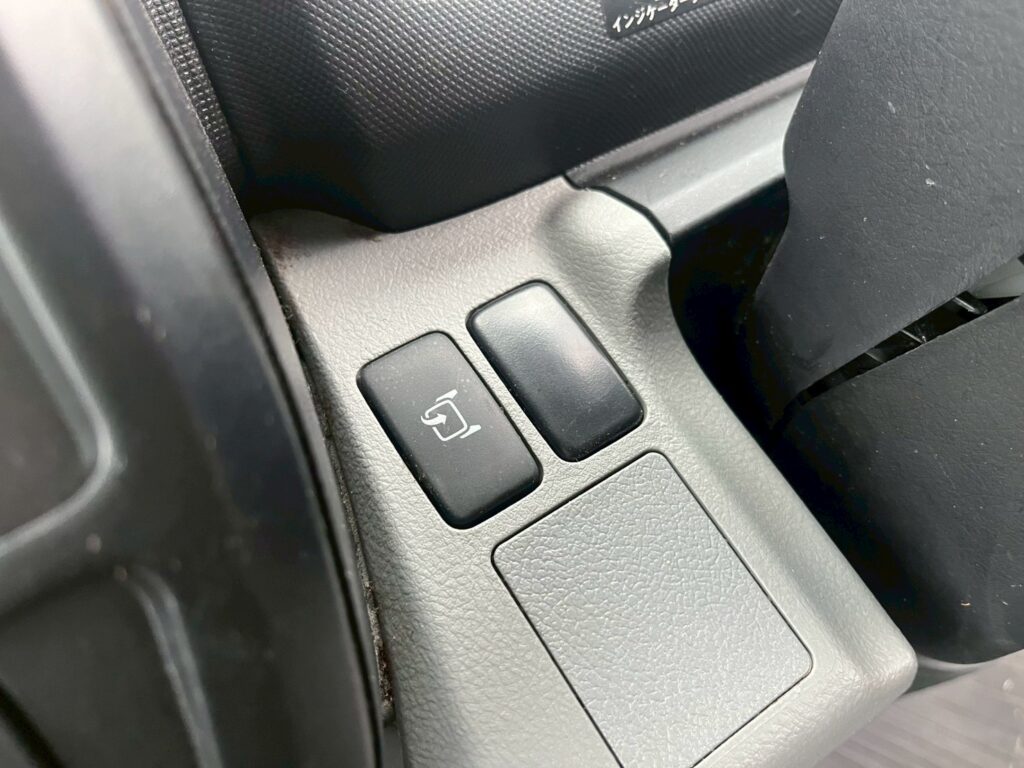 平成30年式デュトロアルミバン　４WD！　積載1850kg　