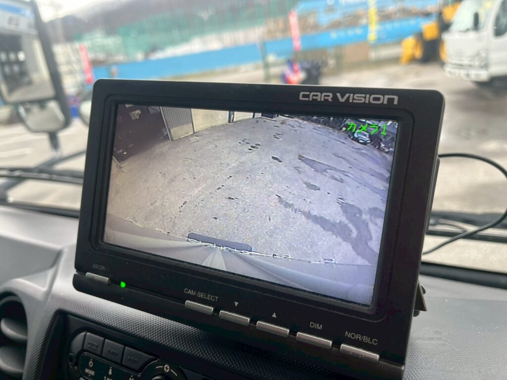 平成30年式デュトロアルミバン　４WD！　積載1850kg　