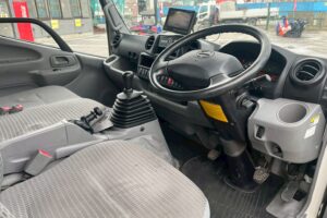 サムネイル: 平成30年式デュトロアルミバン　４WD！　積載1850kg　