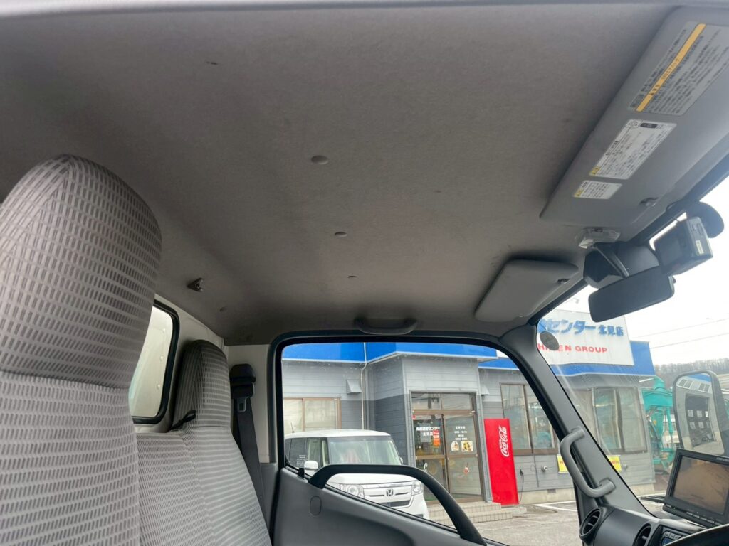 平成30年式デュトロアルミバン　４WD！　積載1850kg　