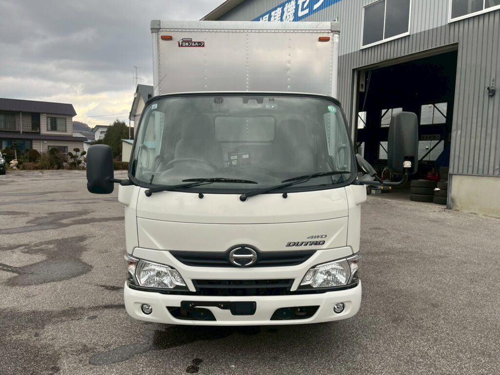 平成30年式デュトロアルミバン　４WD！　積載1850kg　