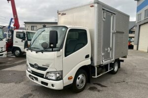 平成30年式デュトロアルミバン　４WD！　積載1850kg　