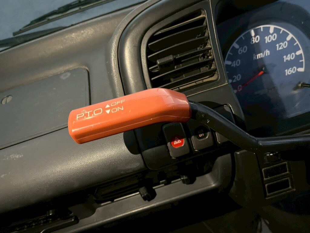 平成18年式エルフ12m高所作業車　スチールバケット