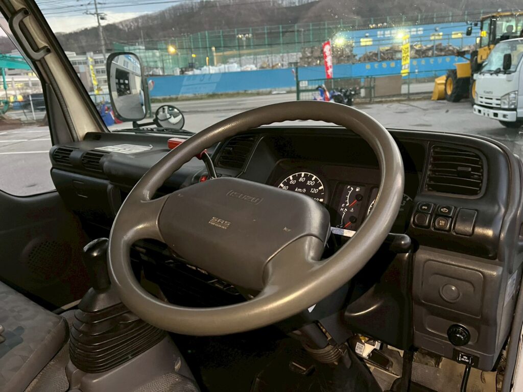 平成18年式エルフ12m高所作業車　スチールバケット