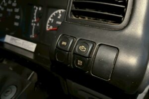 サムネイル: 平成18年式エルフ12m高所作業車　スチールバケット