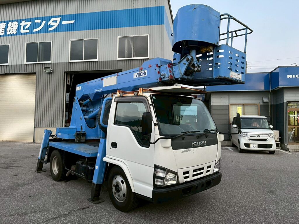 平成18年式エルフ12m高所作業車　スチールバケット