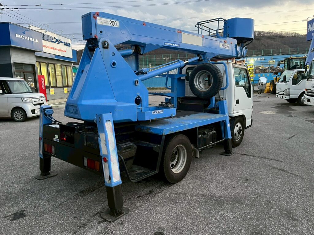 平成18年式エルフ12m高所作業車　スチールバケット