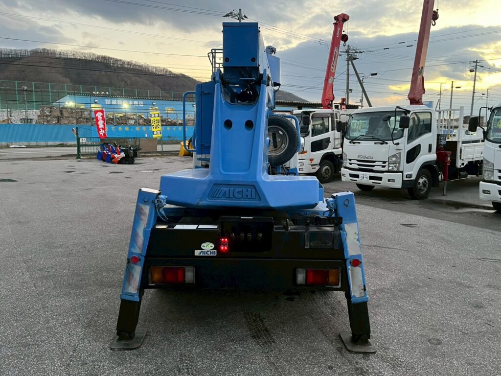 平成18年式エルフ12m高所作業車　スチールバケット