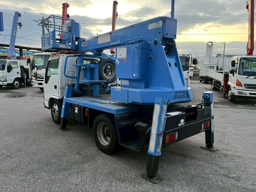 平成18年式エルフ12m高所作業車　スチールバケット