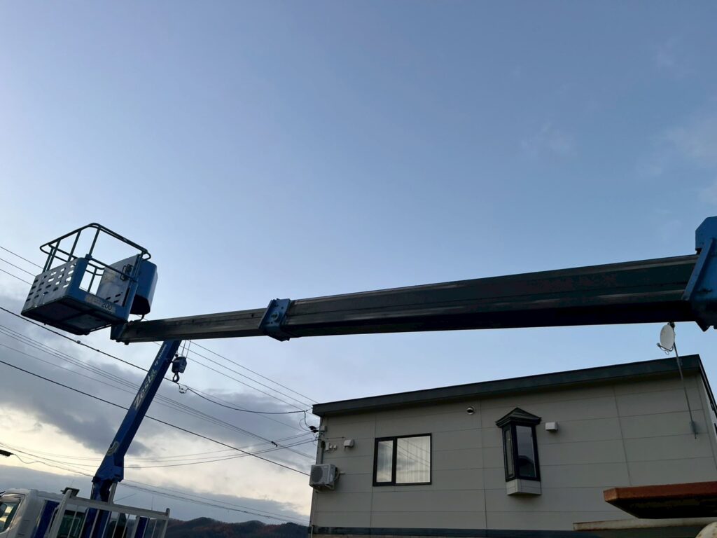 平成18年式エルフ12m高所作業車　スチールバケット