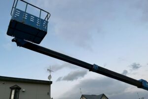 サムネイル: 平成18年式エルフ12m高所作業車　スチールバケット