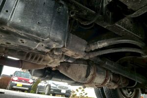 サムネイル: 平成18年式エルフ12m高所作業車　スチールバケット