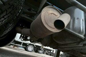 サムネイル: 平成18年式エルフ12m高所作業車　スチールバケット