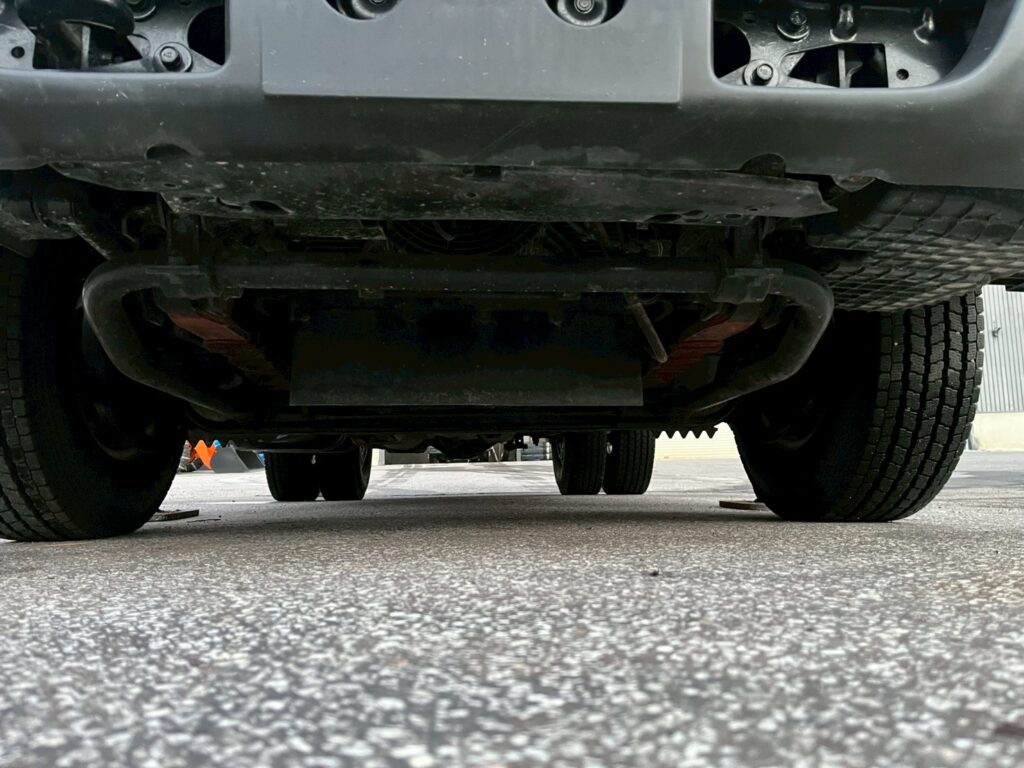 平成18年式エルフ12m高所作業車　スチールバケット