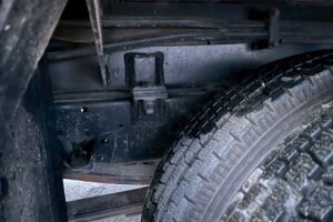 サムネイル: 平成18年式エルフ12m高所作業車　スチールバケット