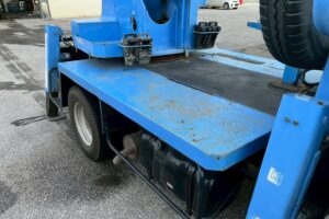 サムネイル: 平成18年式エルフ12m高所作業車　スチールバケット